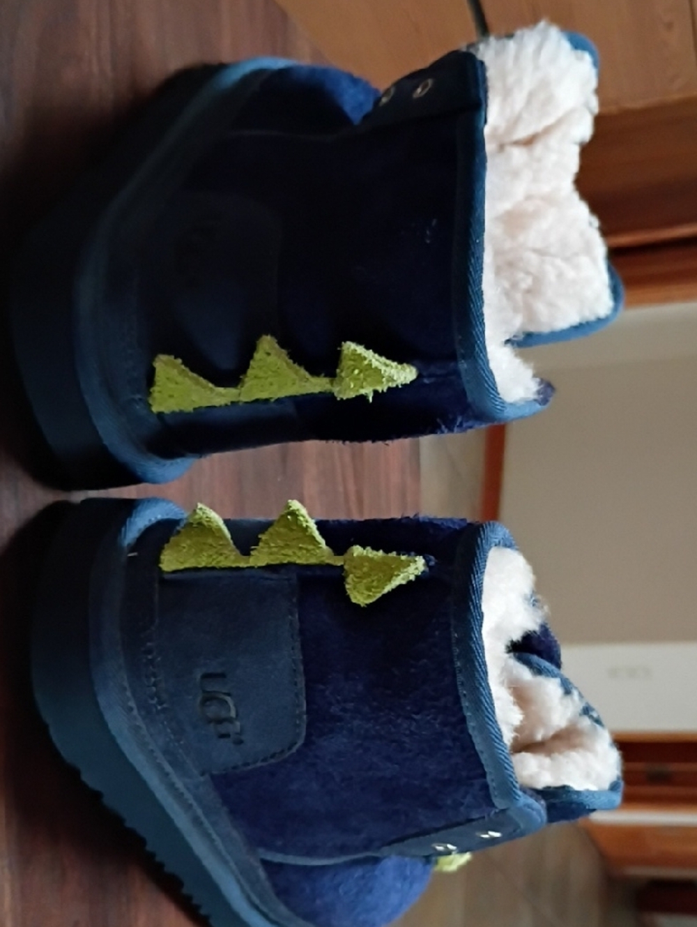 UGG Kids Navy Plush Slippers with Lime Trim and Cream Lining - Picture 7 of 9